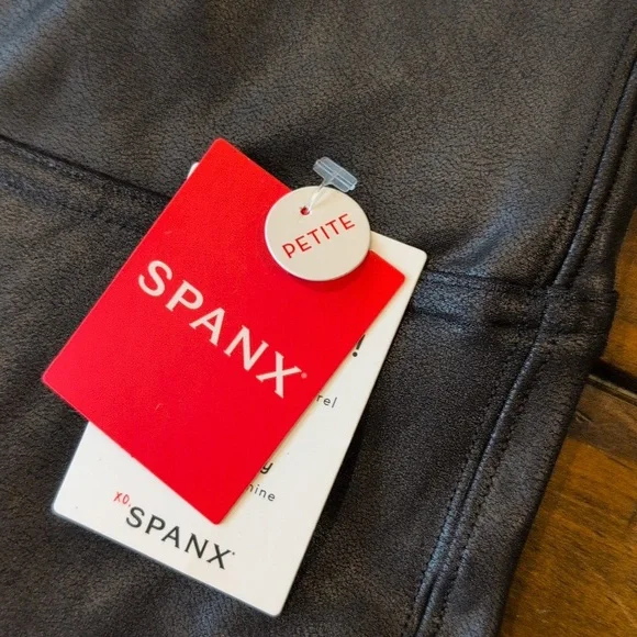 Spanx Faux Leather Leggings Petite - Picture 6 of 9